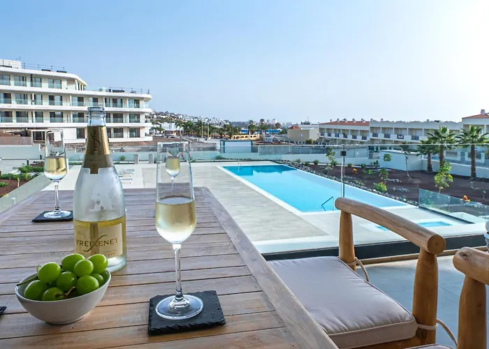 Serenity Deluxe - Pool & Terrace 公寓