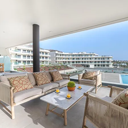 Διαμέρισμα Serenity Deluxe - Pool & Terrace