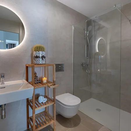 Serenity Deluxe - Pool & Terrace Appartement