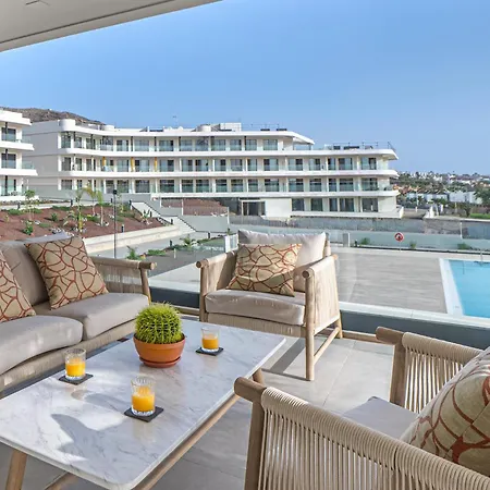 Serenity Deluxe - Pool & Terrace Appartement